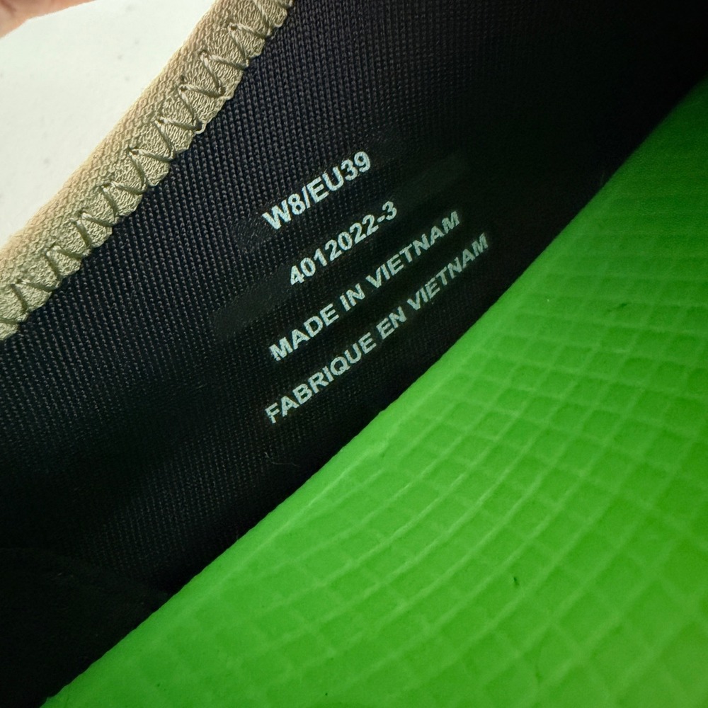 OOFOS‎ OOmg Low Shoe W 8 39 Recovery Slip On Khaki Green Sneakers - Picture 6 of 8